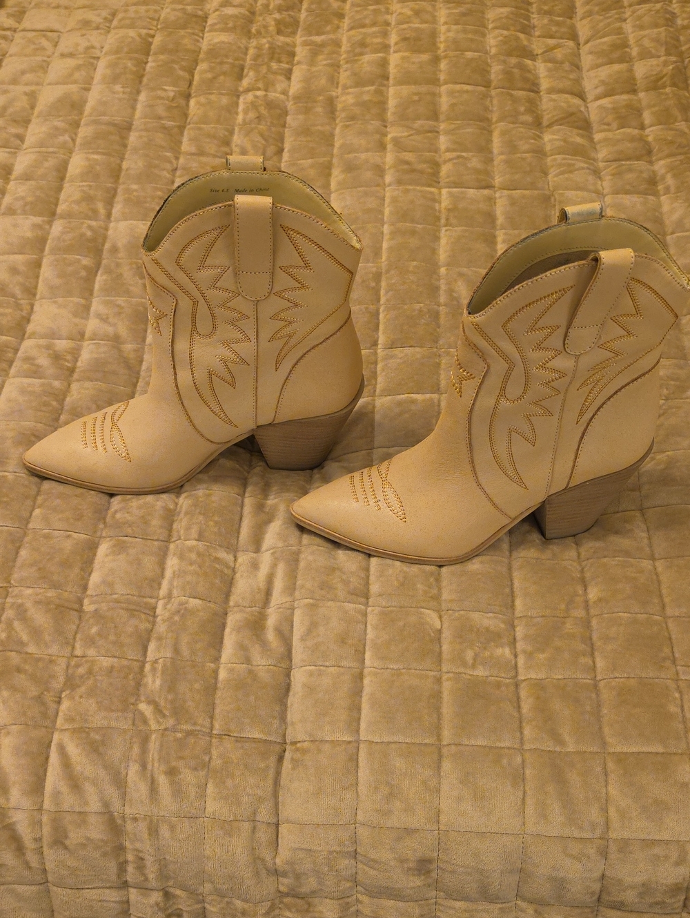 Dolce Vita Beige Pointed-Toe Western Ankle Boots